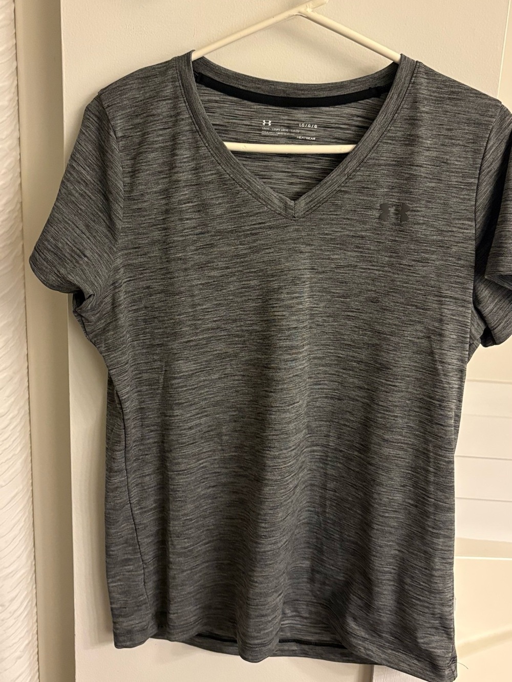 Under Armour Women’s Charcoal Heather V-Neck Performance Tee